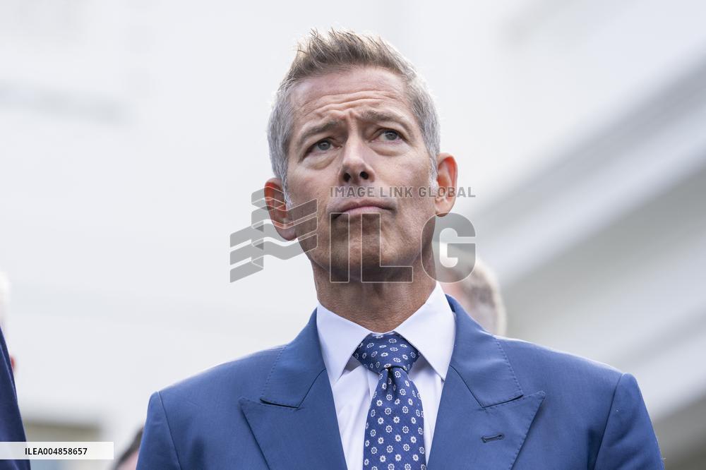 VP Vance, Secretary Duffy, Airline Executives on Government Shutdown