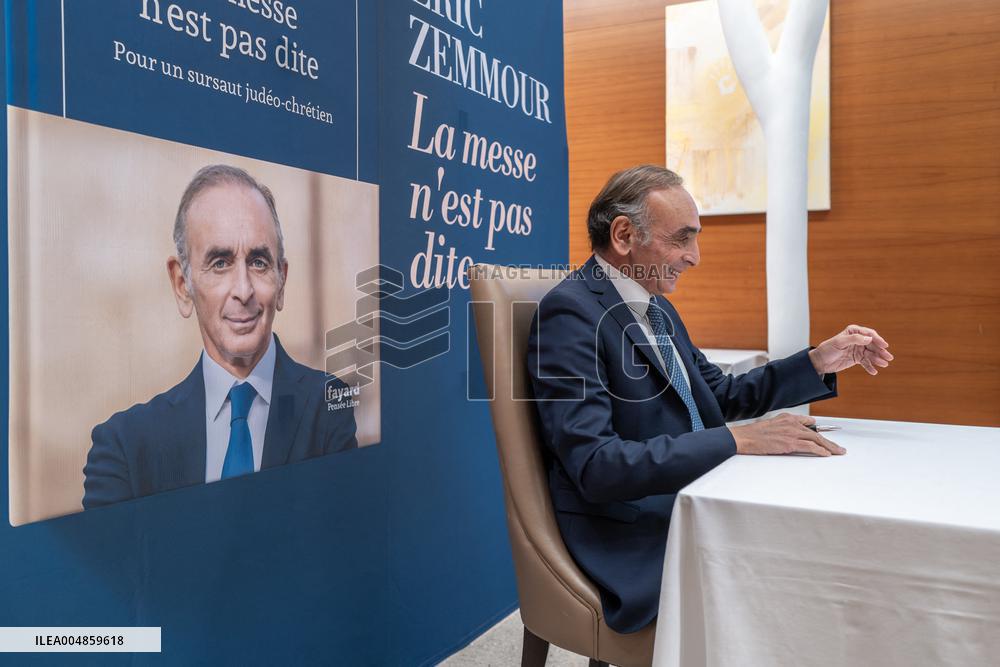 Eric Zemmour Book Signing - Nice