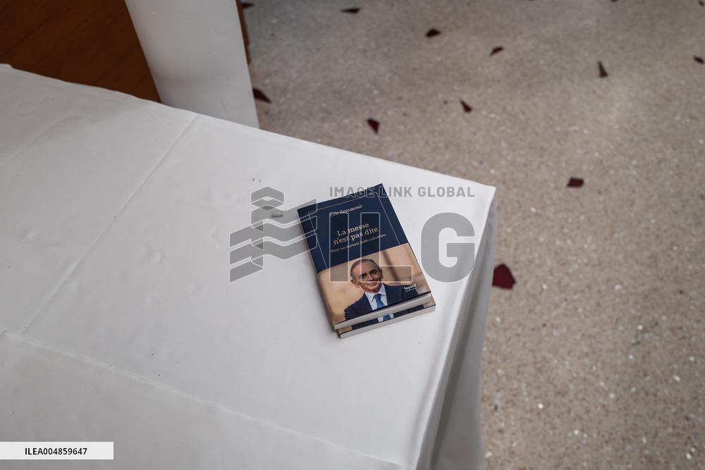 Eric Zemmour Book Signing - Nice