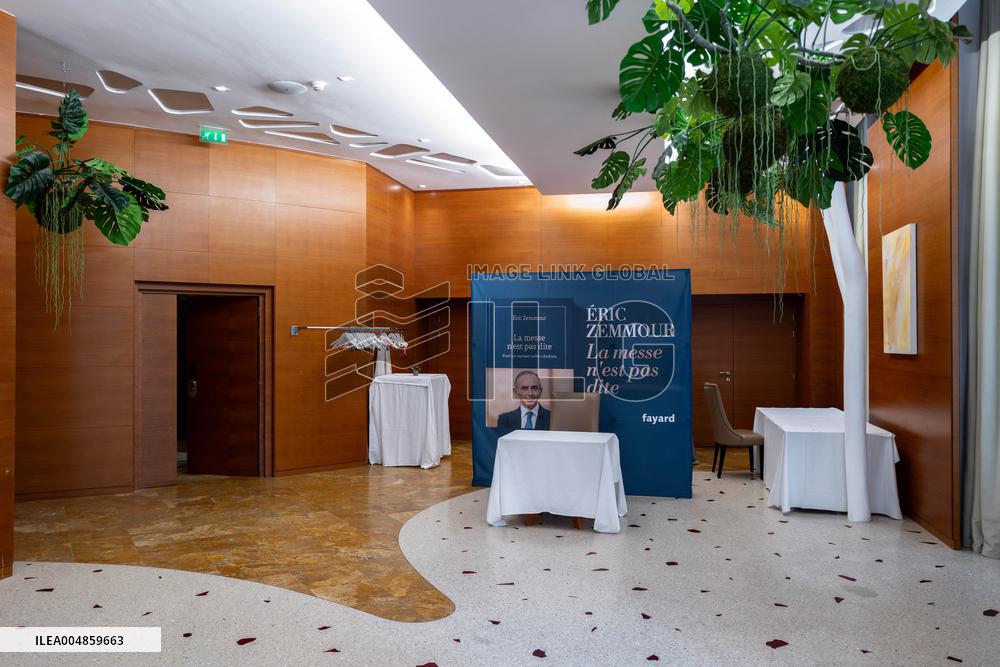 Eric Zemmour Book Signing - Nice