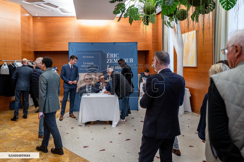 Eric Zemmour Book Signing - Nice