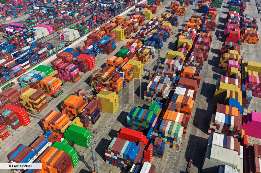 Nanjing Port Foreign Trade Containers