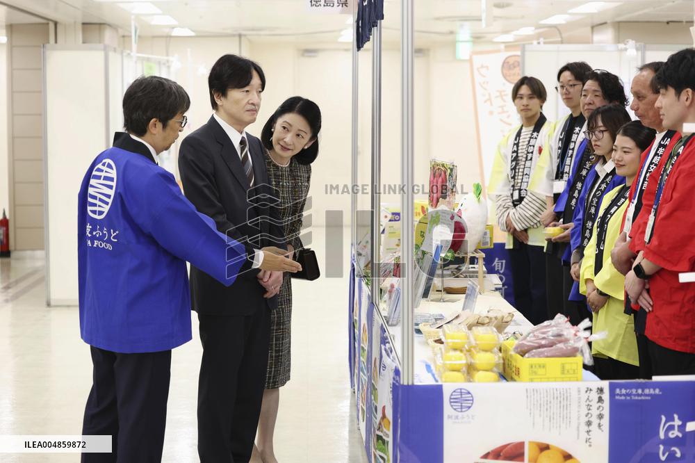 Crown prince visits food festival in Tokyo