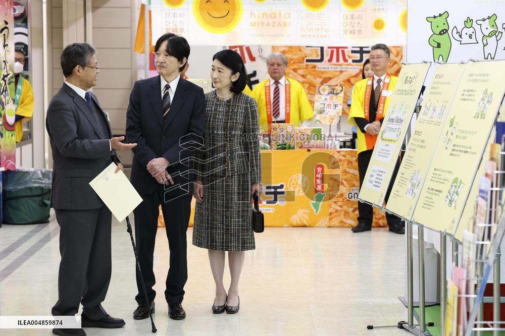 Crown prince visits food festival in Tokyo