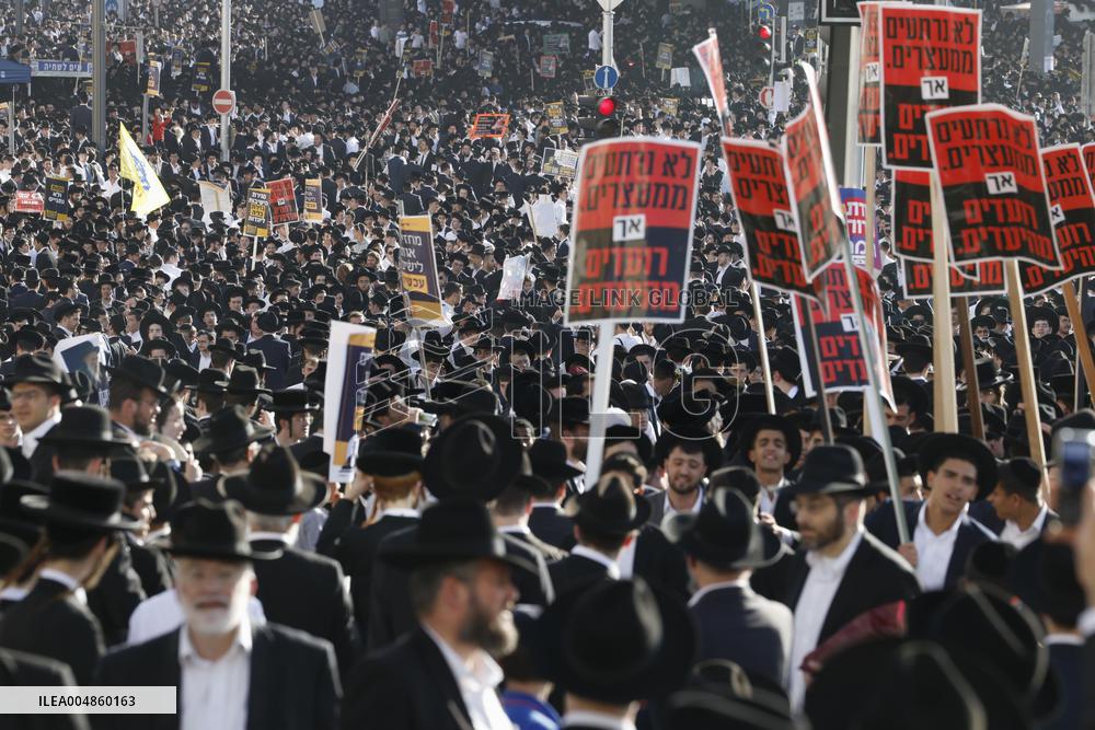 Protest over military conscription in Jerusalem