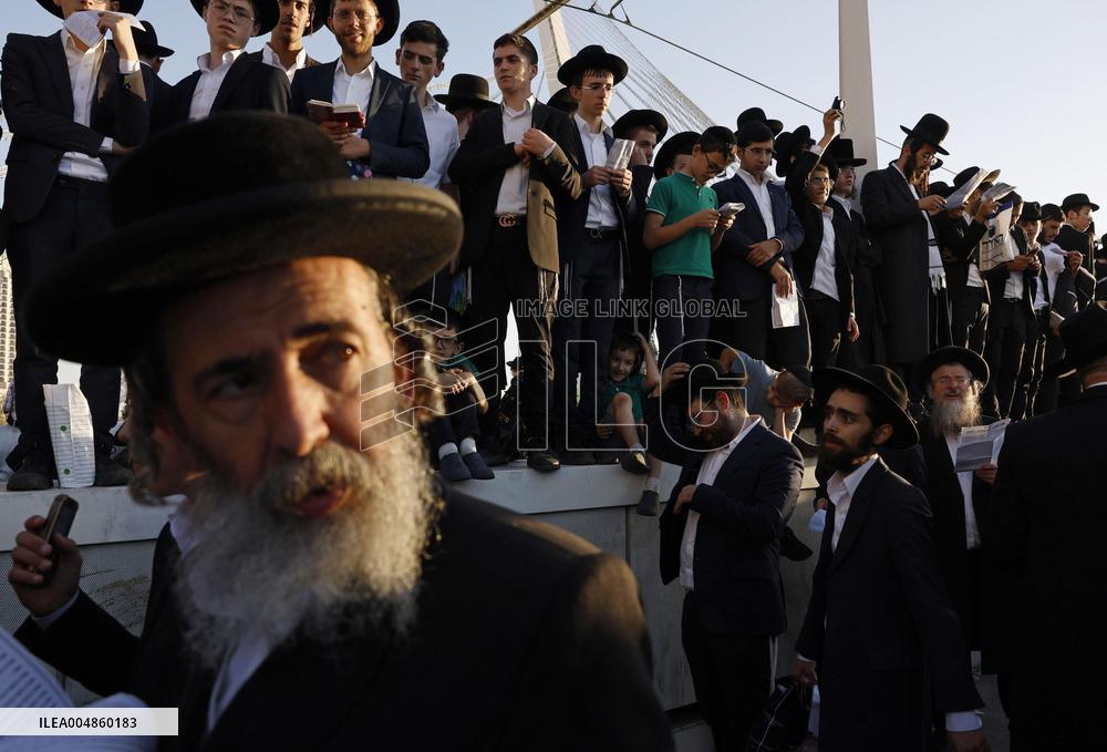 Protest over military conscription in Jerusalem