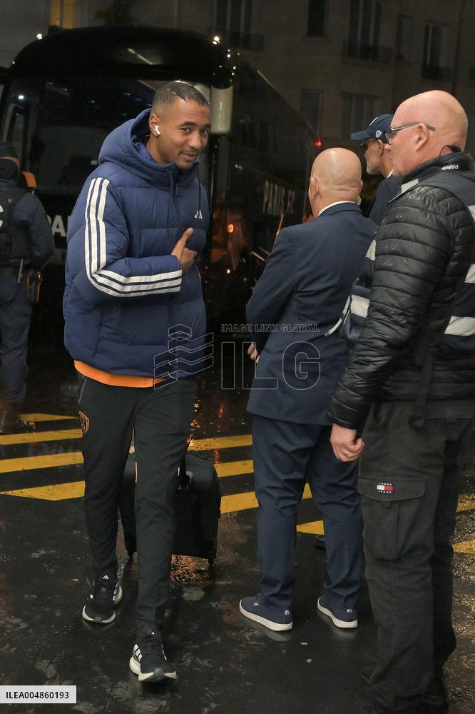 Paris FC v Lyon - Ligue 1 McDonald s - Paris