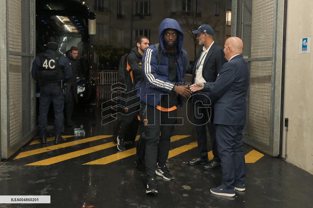 Paris FC v Lyon - Ligue 1 McDonald s - Paris