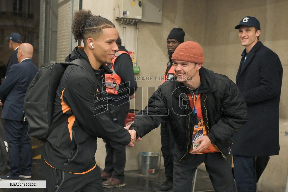Paris FC v Lyon - Ligue 1 McDonald s - Paris