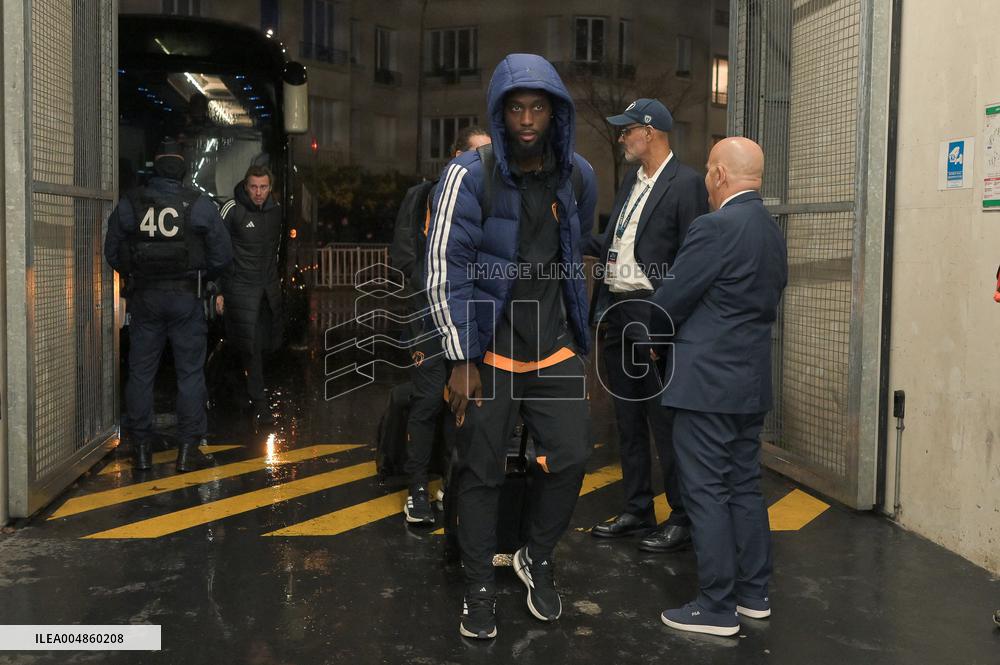 Paris FC v Lyon - Ligue 1 McDonald s - Paris