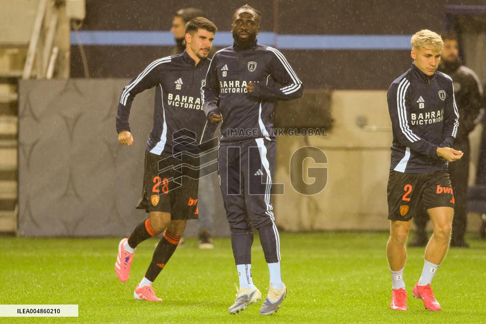 Paris FC v Lyon - Ligue 1 McDonald s - Paris