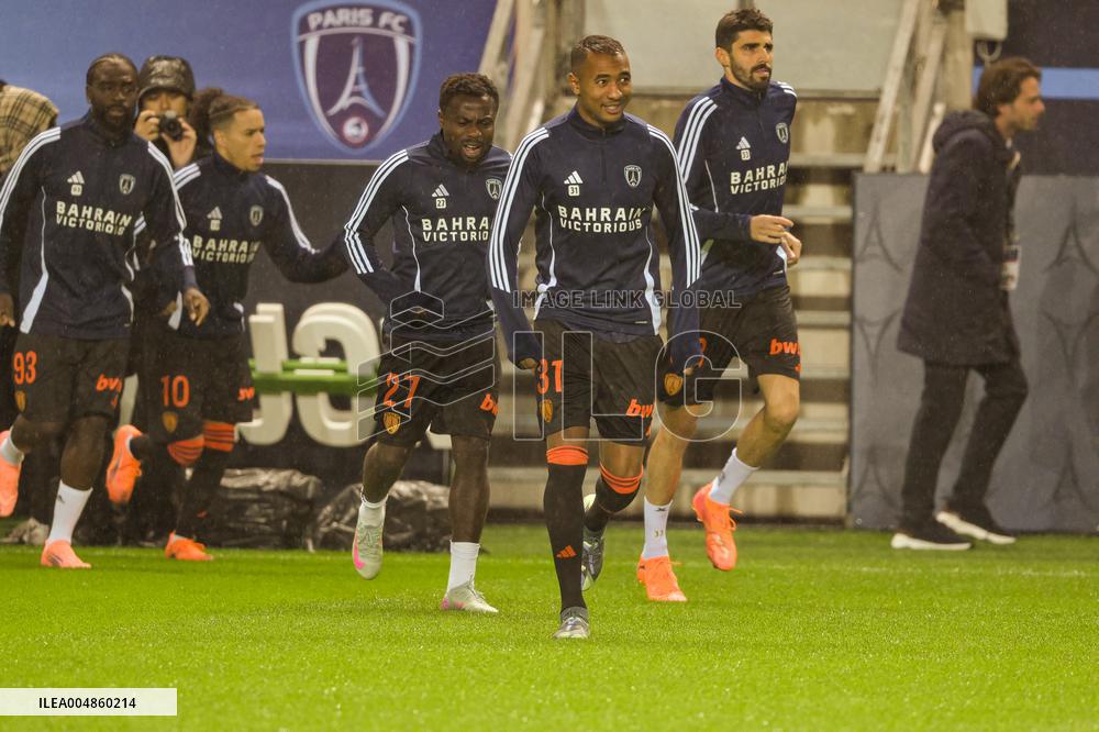 Paris FC v Lyon - Ligue 1 McDonald s - Paris