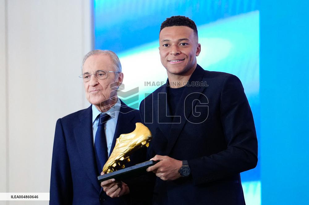 Kylian Mbappe Receives Golden Boot Award - Madrid
