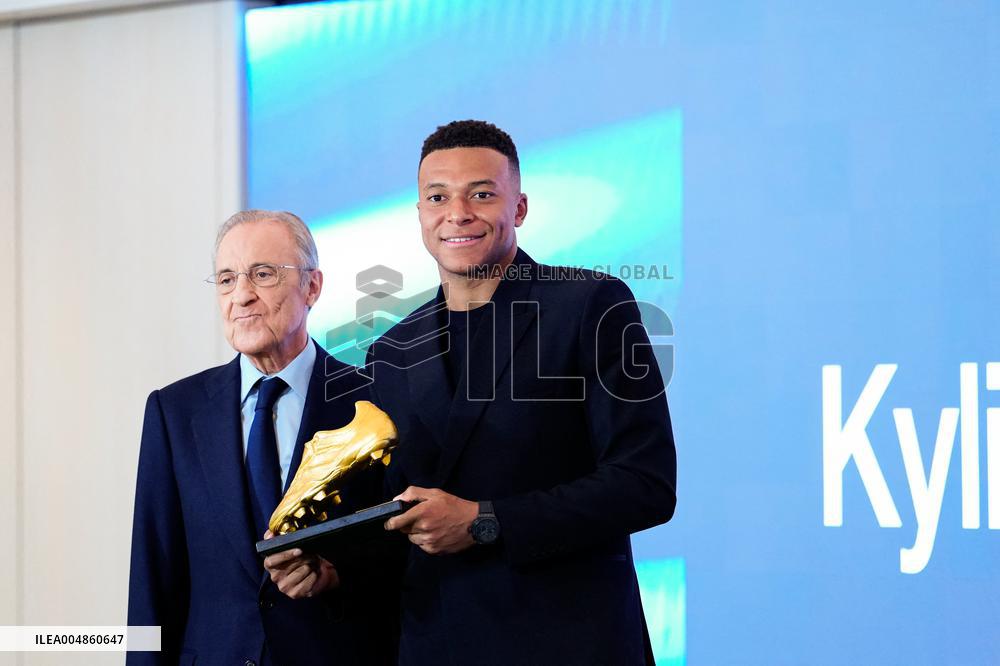 Kylian Mbappe Receives Golden Boot Award - Madrid
