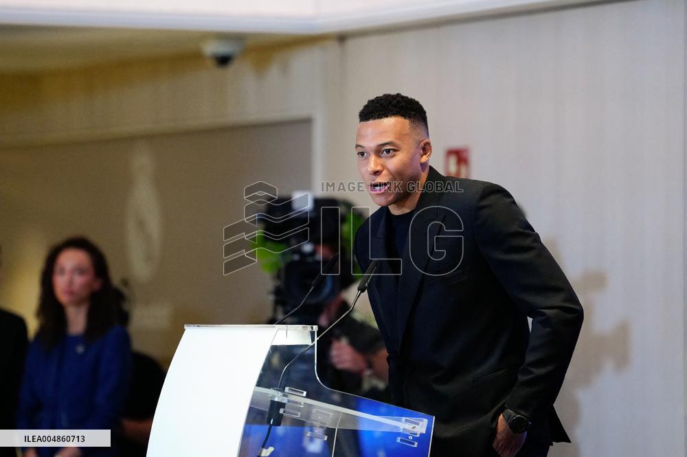 Kylian Mbappe Receives Golden Boot Award - Madrid