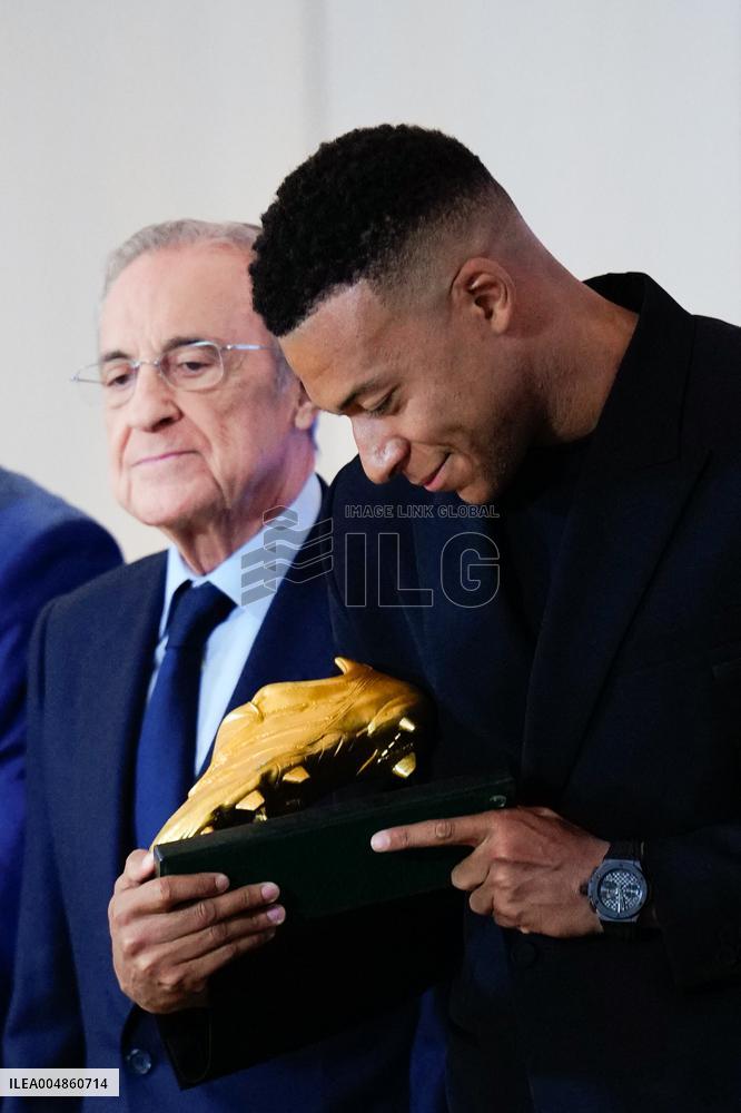 Kylian Mbappe Receives Golden Boot Award - Madrid