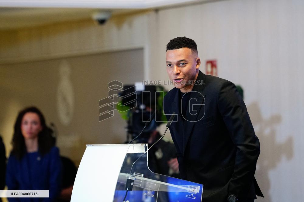 Kylian Mbappe Receives Golden Boot Award - Madrid