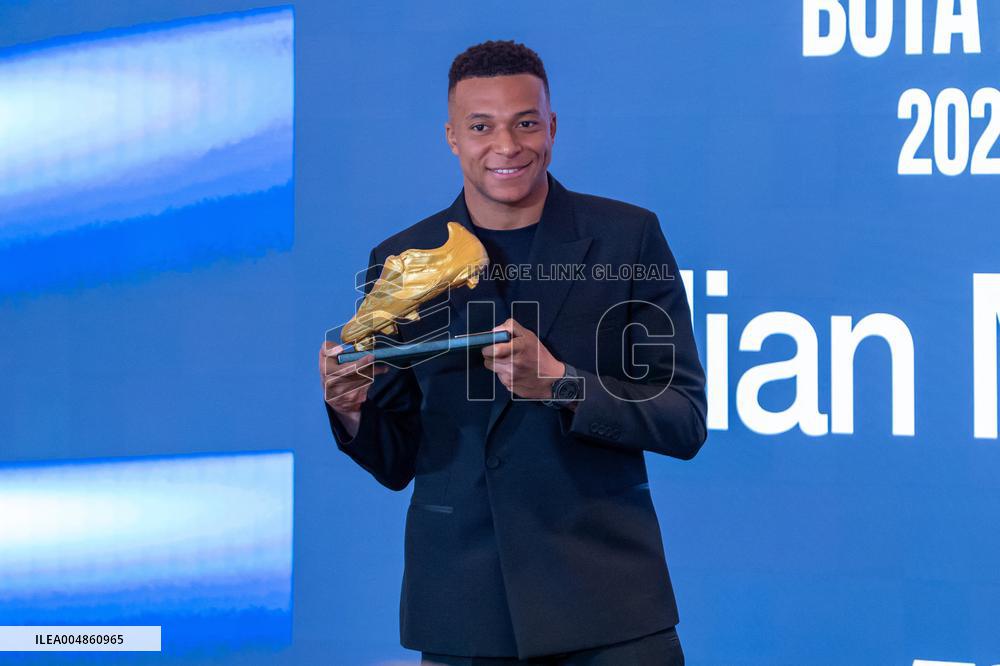 Kylian Mbappe Receives Golden Boot Award - Madrid