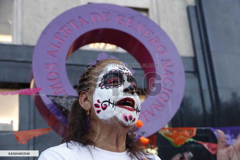 Relatives Demand Justice For The Feminicide Victims - Mexico City