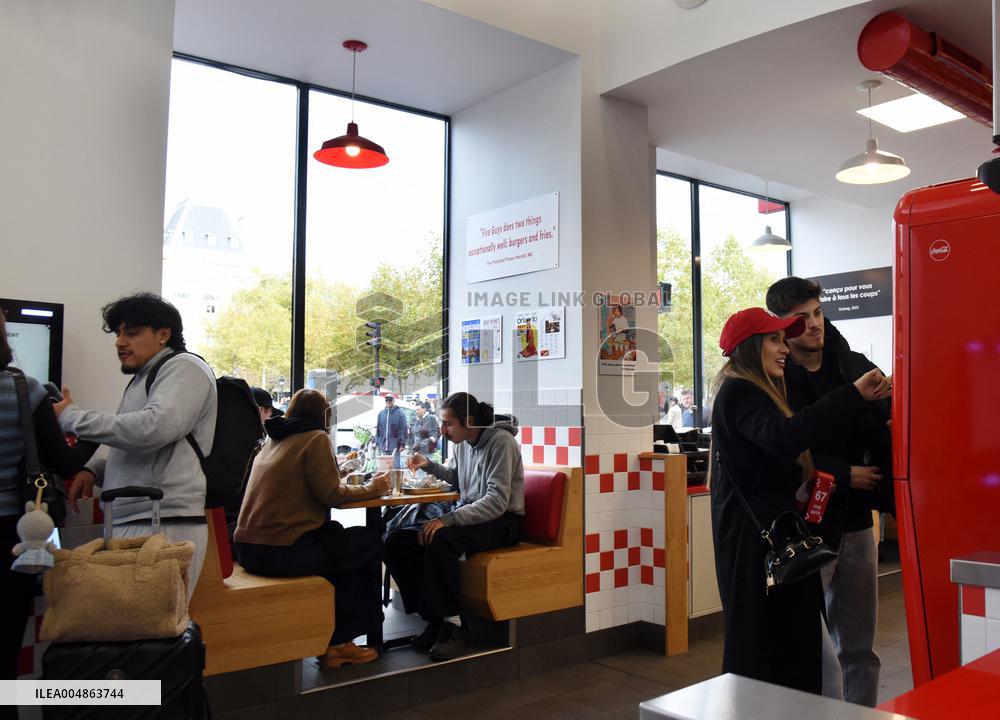 Five Guys Fast Food Illustration - Paris