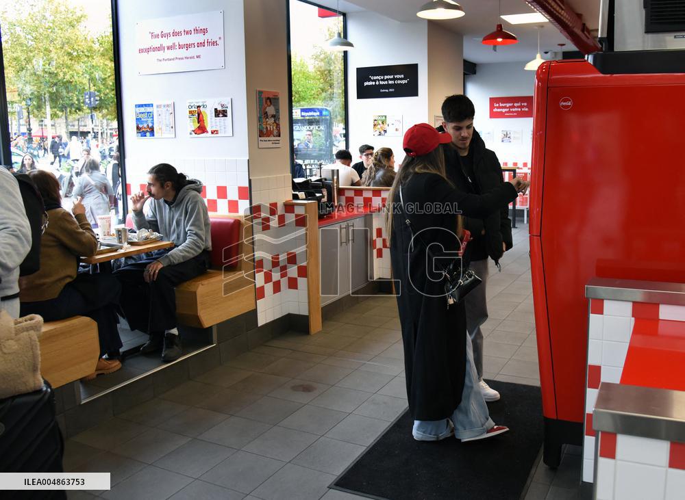 Five Guys Fast Food Illustration - Paris