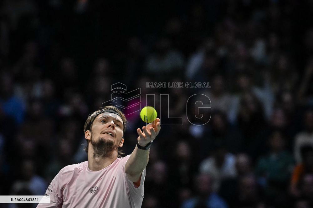 Felix Auger-Aliassime vs Alexander Bublik at Rolex Paris Masters 2025 in Paris FA