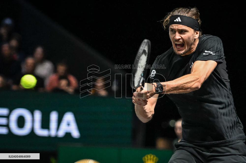 Jannik Sinner vs Alexander Zverev at Rolex Paris Masters 2025 in Paris FA