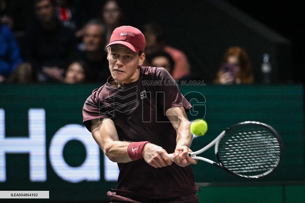 Jannik Sinner vs Alexander Zverev at Rolex Paris Masters 2025 in Paris FA