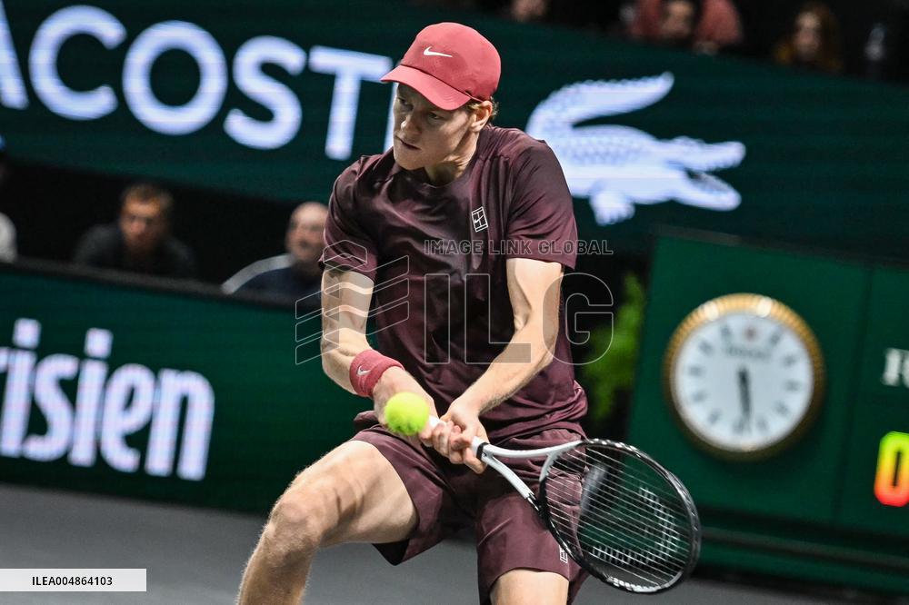 Jannik Sinner vs Alexander Zverev at Rolex Paris Masters 2025 in Paris FA