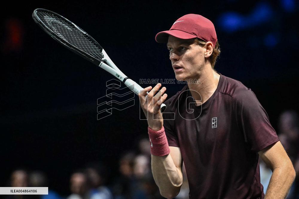 Jannik Sinner vs Alexander Zverev at Rolex Paris Masters 2025 in Paris FA