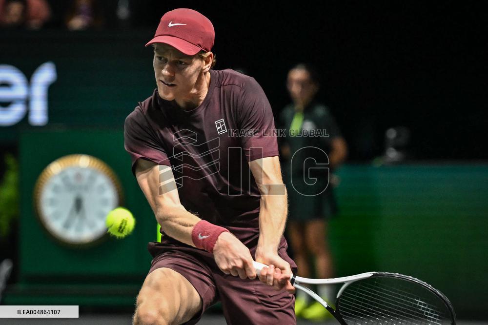 Jannik Sinner vs Alexander Zverev at Rolex Paris Masters 2025 in Paris FA