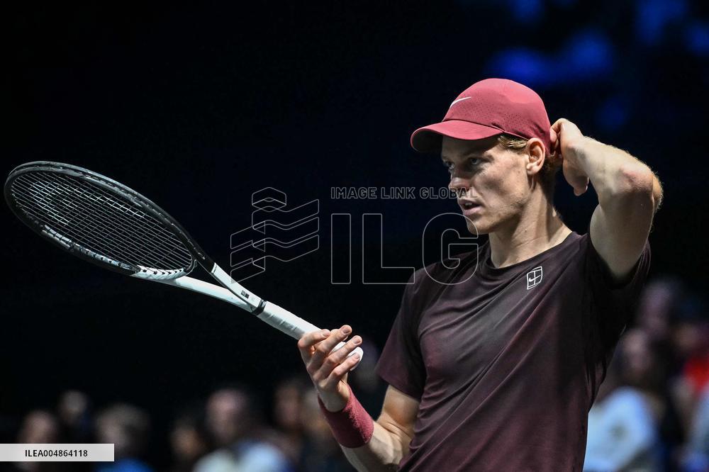 Jannik Sinner vs Alexander Zverev at Rolex Paris Masters 2025 in Paris FA