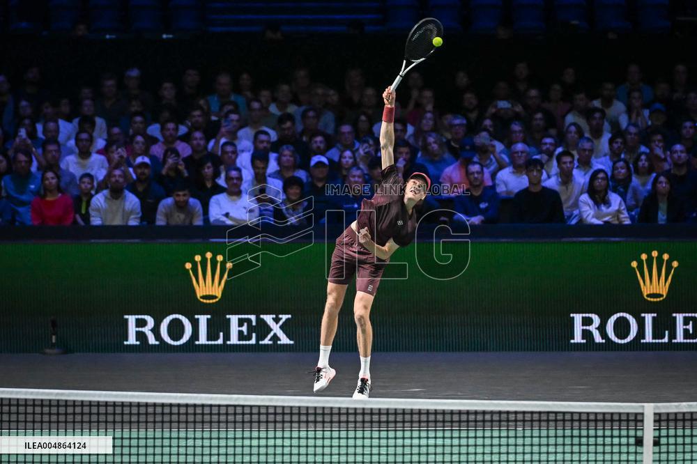Jannik Sinner vs Alexander Zverev at Rolex Paris Masters 2025 in Paris FA