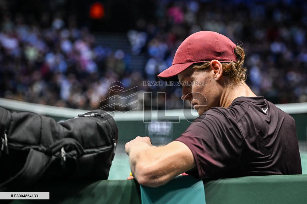 Jannik Sinner vs Alexander Zverev at Rolex Paris Masters 2025 in Paris FA