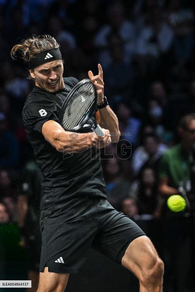 Jannik Sinner vs Alexander Zverev at Rolex Paris Masters 2025 in Paris FA