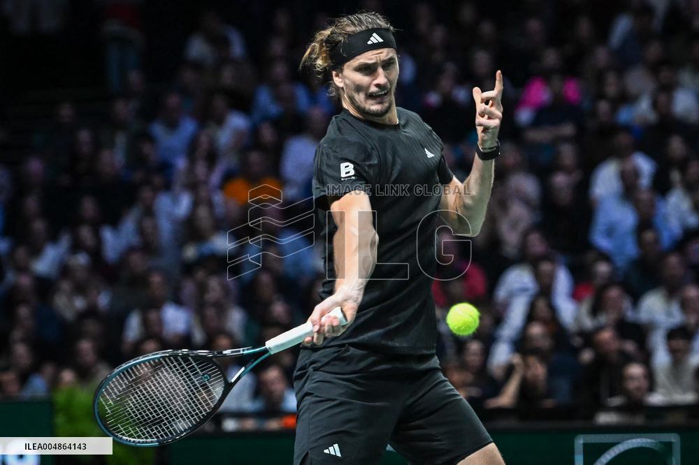 Jannik Sinner vs Alexander Zverev at Rolex Paris Masters 2025 in Paris FA