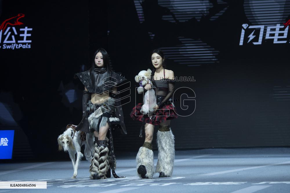 5th PETJOY FASHIION WEEK in Shanghai