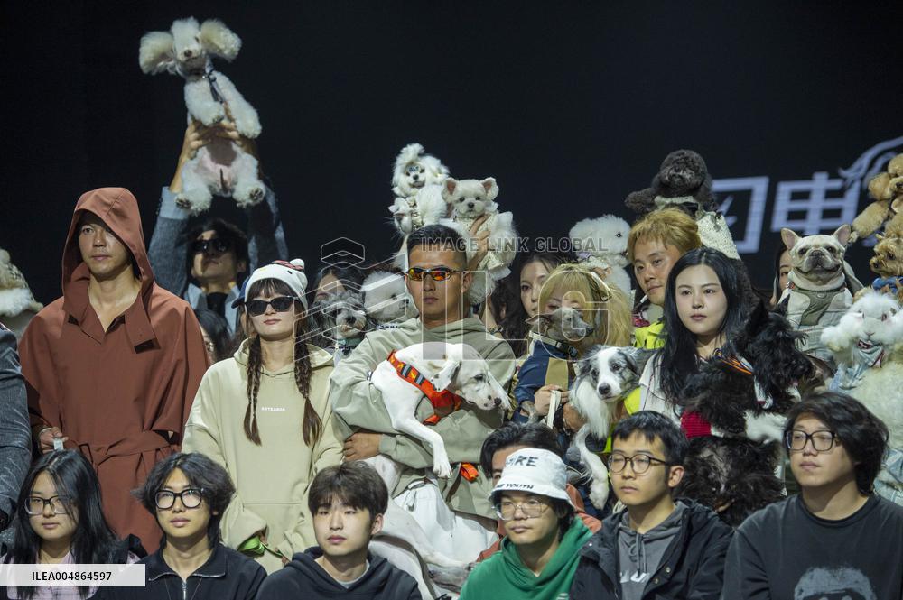 5th PETJOY FASHIION WEEK in Shanghai