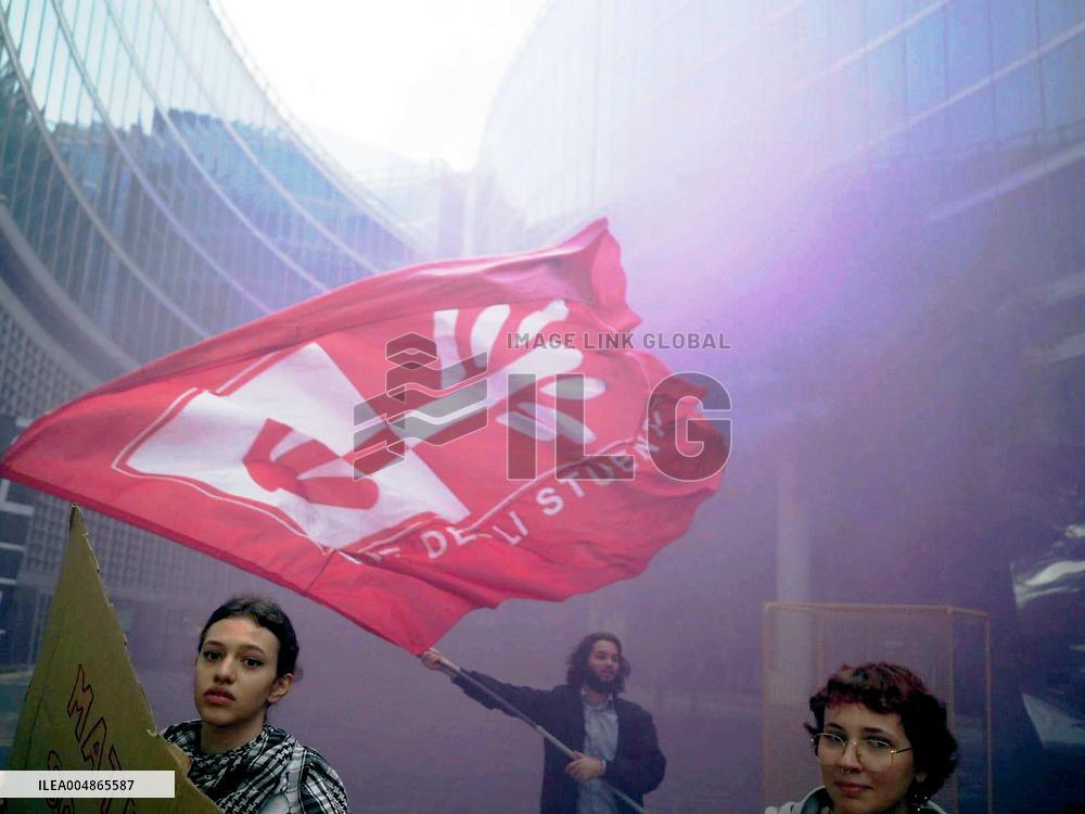 Student Blitz Leading Up To The November 14 Student Strike - Milan