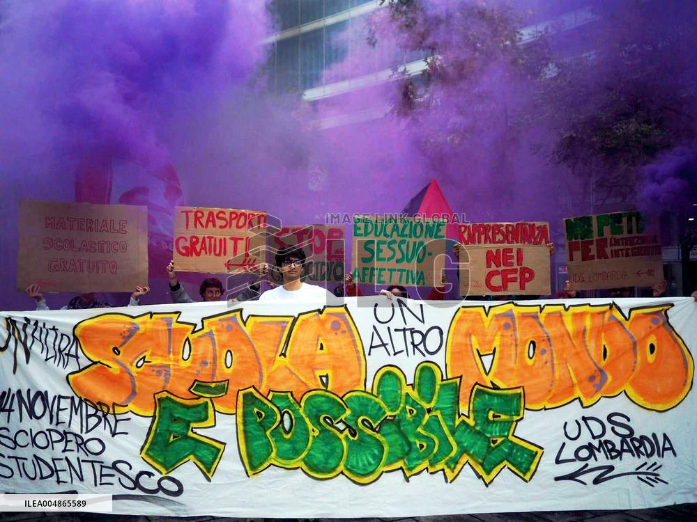 Student Blitz Leading Up To The November 14 Student Strike - Milan