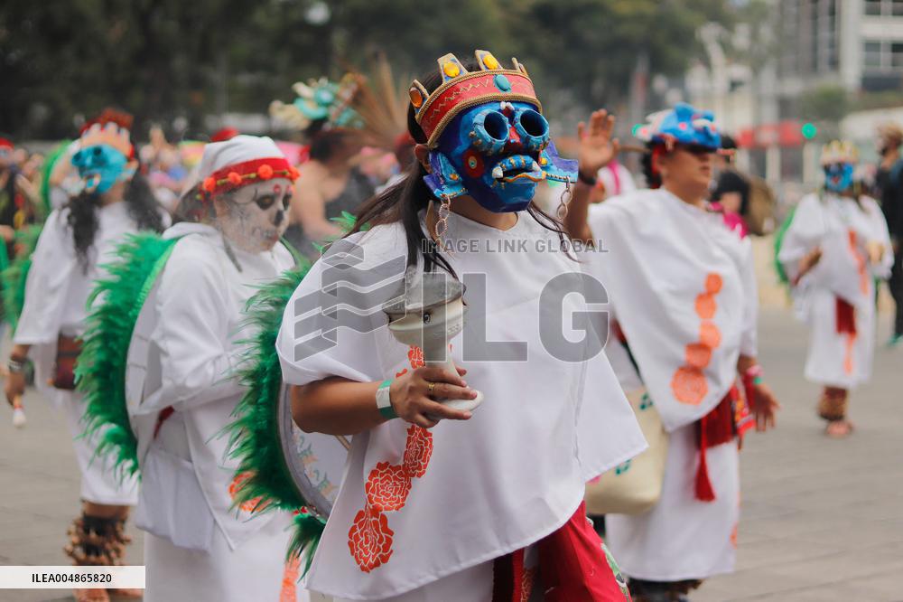Annual Dia de Muertos Parade - Mexico City