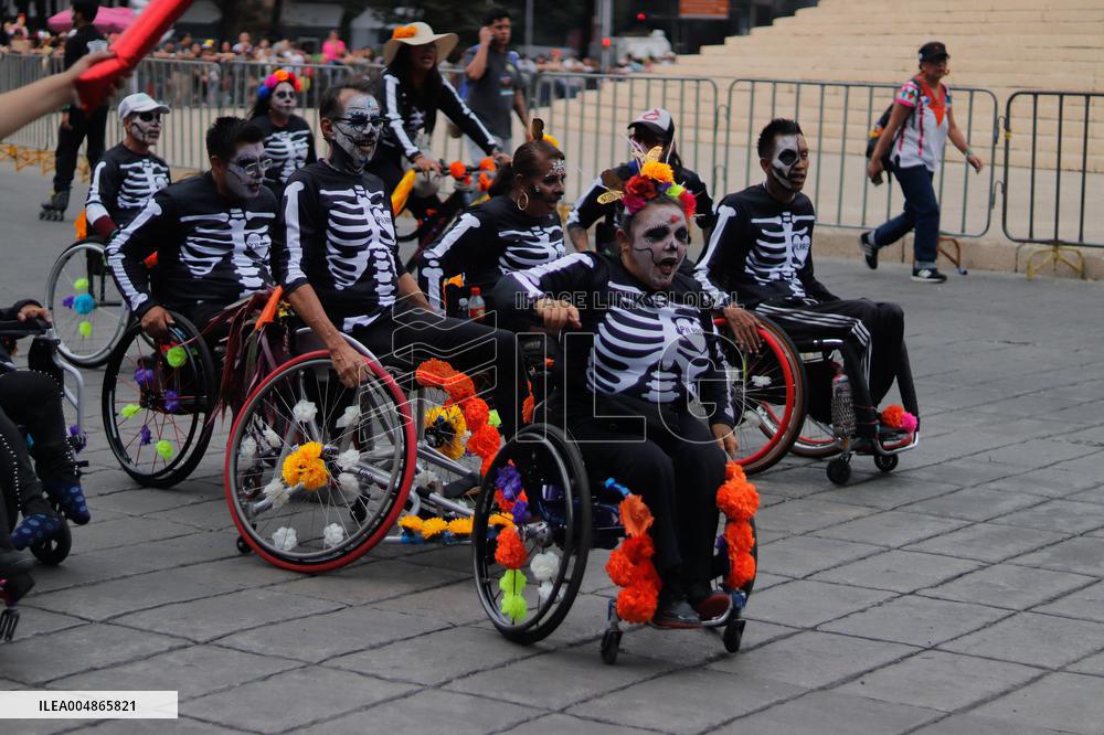 Annual Dia de Muertos Parade - Mexico City
