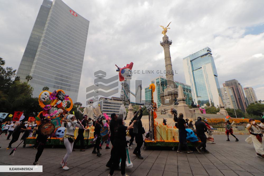 Annual Dia de Muertos Parade - Mexico City