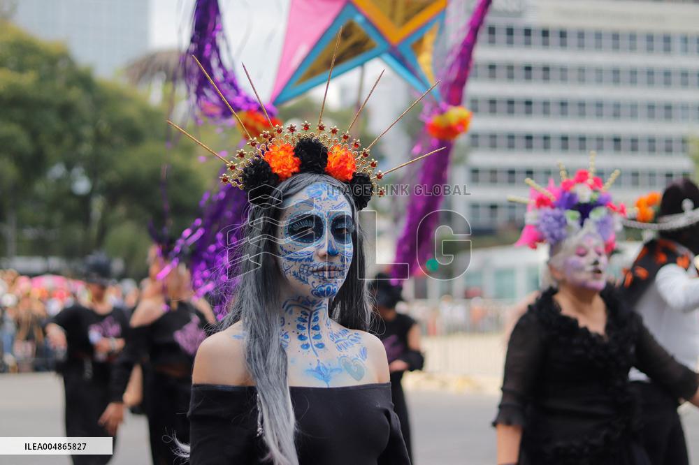 Annual Dia de Muertos Parade - Mexico City
