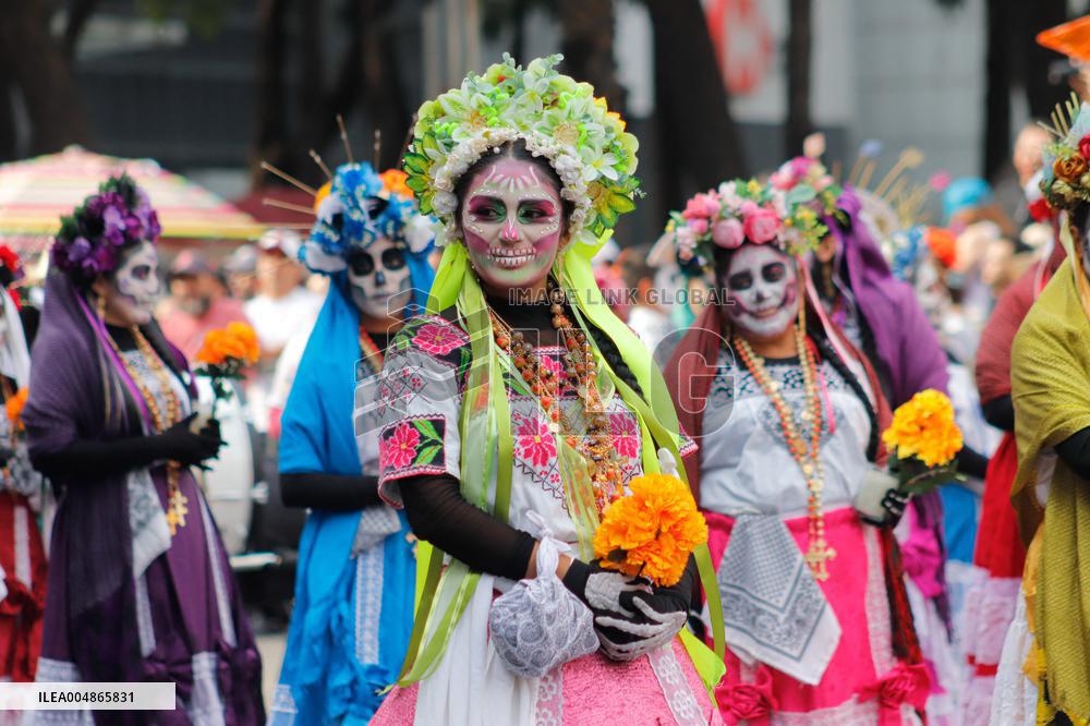 Annual Dia de Muertos Parade - Mexico City
