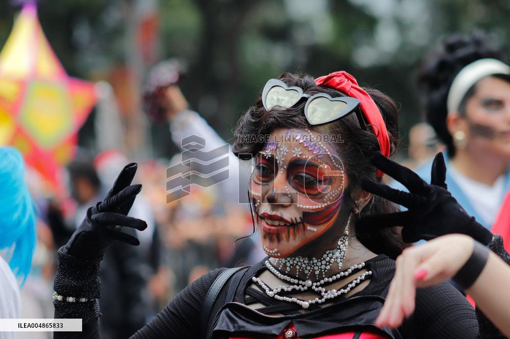 Annual Dia de Muertos Parade - Mexico City