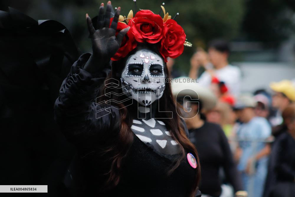 Annual Dia de Muertos Parade - Mexico City