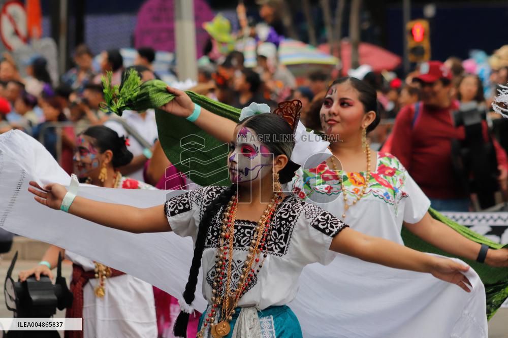 Annual Dia de Muertos Parade - Mexico City