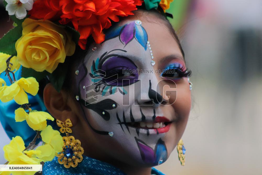 Annual Dia de Muertos Parade - Mexico City