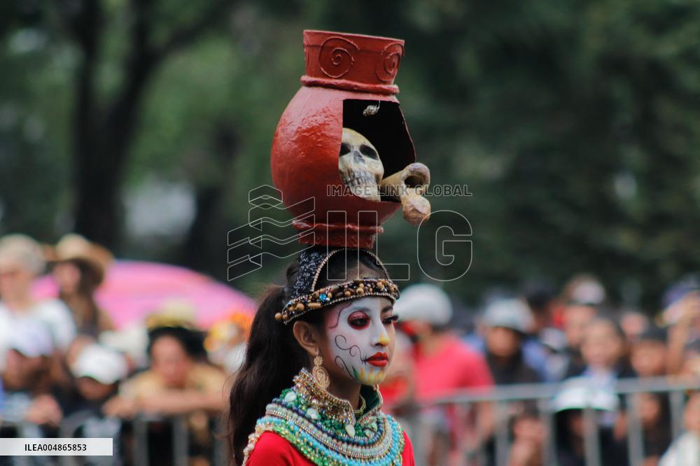 Annual Dia de Muertos Parade - Mexico City